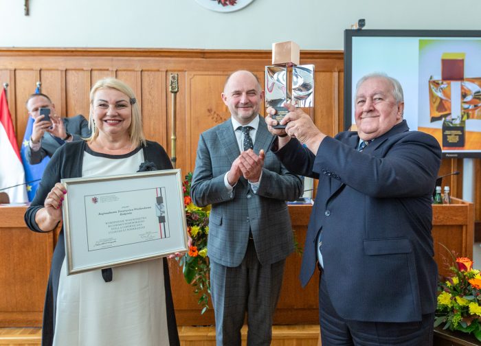 Prestiżowe wyróżnienie dla LOTTO-Bydgostia odebrane z rąk marszałka